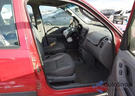 2002 Ford Escape Xls z USA, uszkodzony, nr VIN 1FMYU02172KA40835